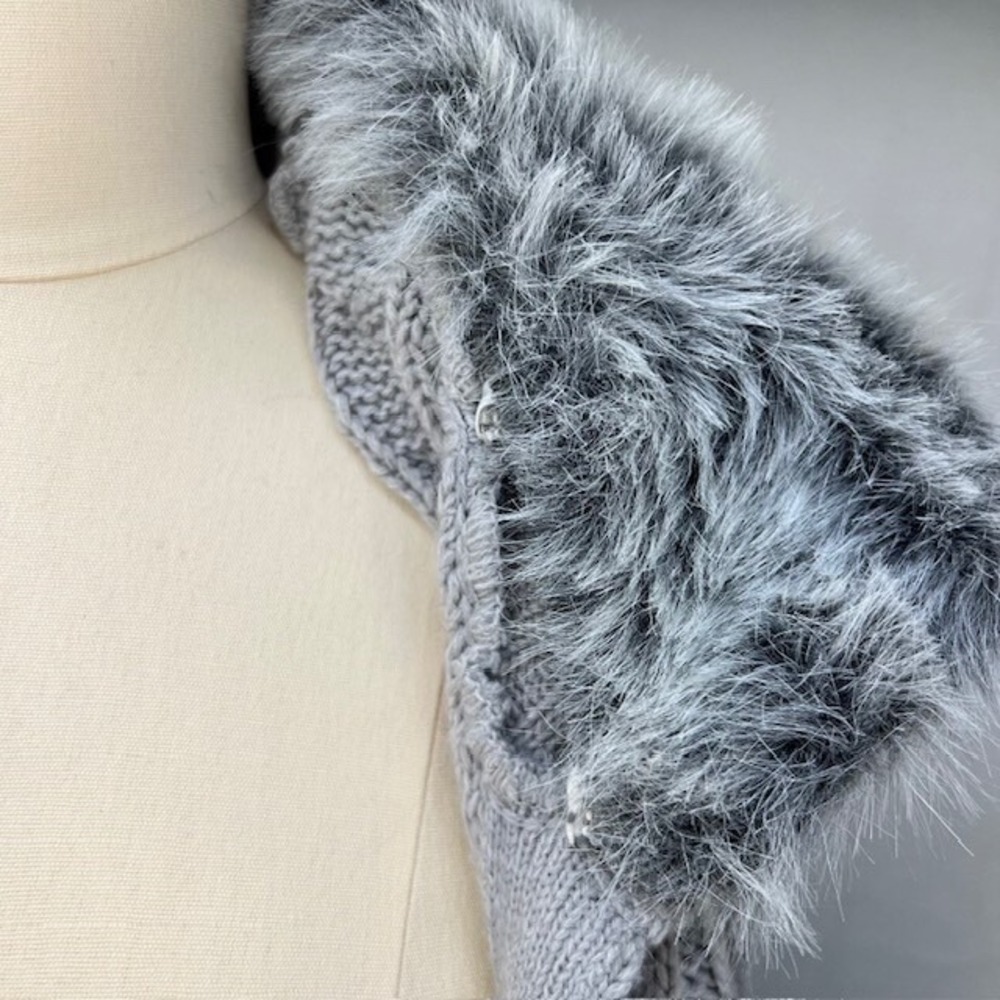 Yarn Art Womens Faux Fur Gray Fall/Winter Vest Sweater Cardigan Cable Knit L - Picture 6 of 9